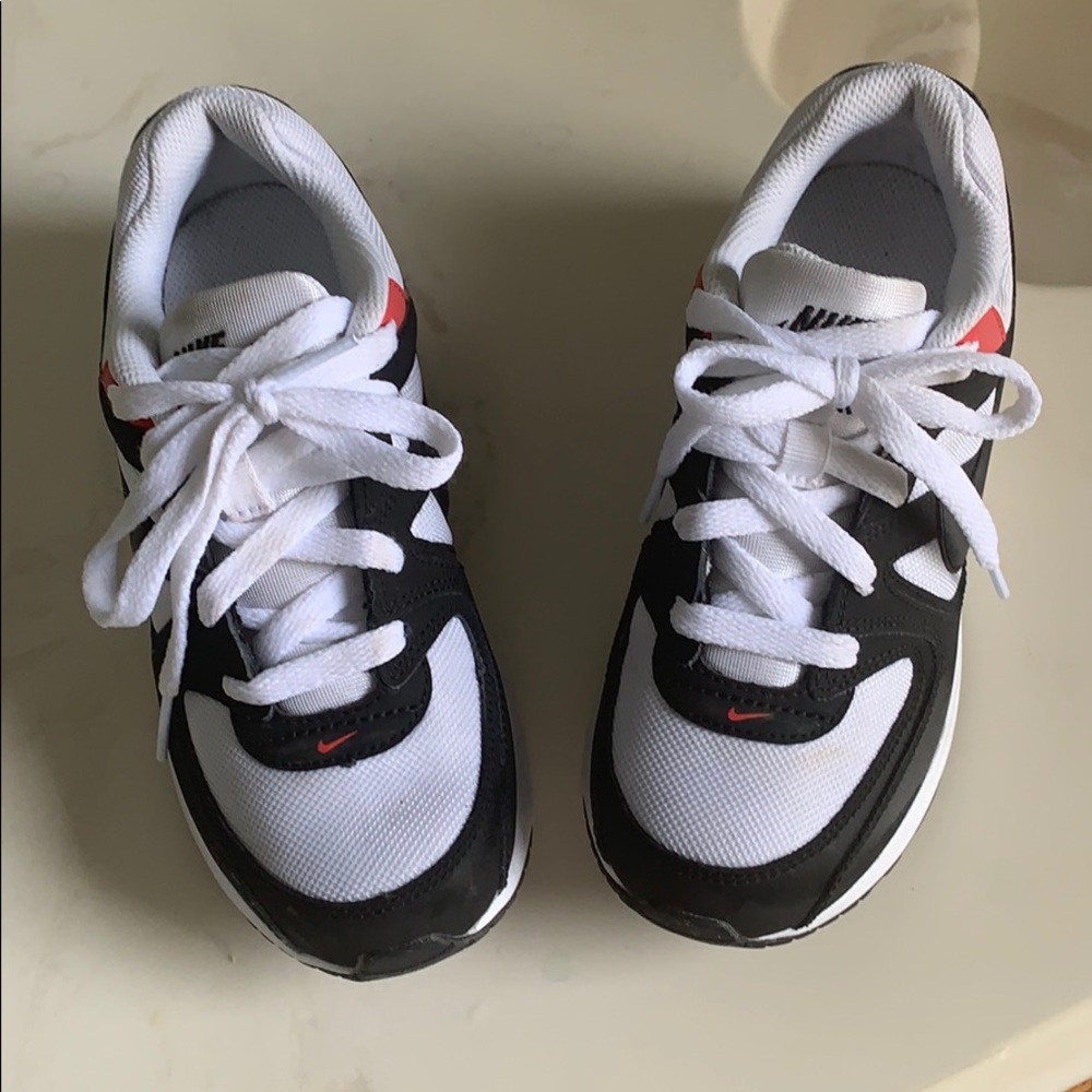 Nike air max boys size 1.5